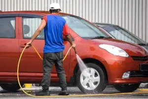 أعلنت مغسلة سيارات في سلطنة عمان عن توفر وظائف شاغرة لعمال غسيل وتلميع السيارات