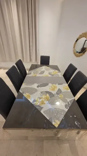 طاولة طعام +7كراسي