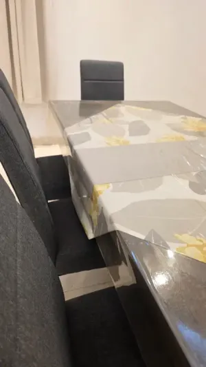 طاولة طعام +7كراسي