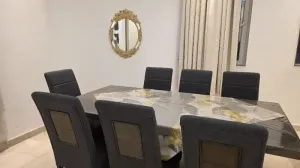 طاولة طعام +7كراسي