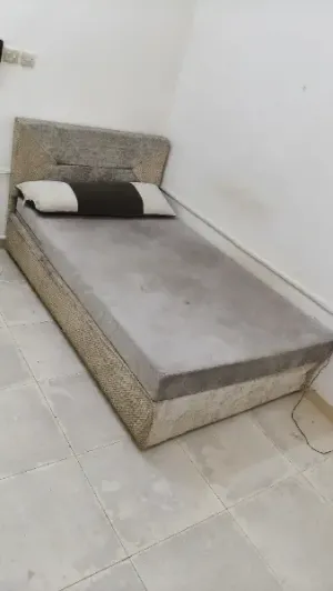 سرير 120 للبيع بالحيل
